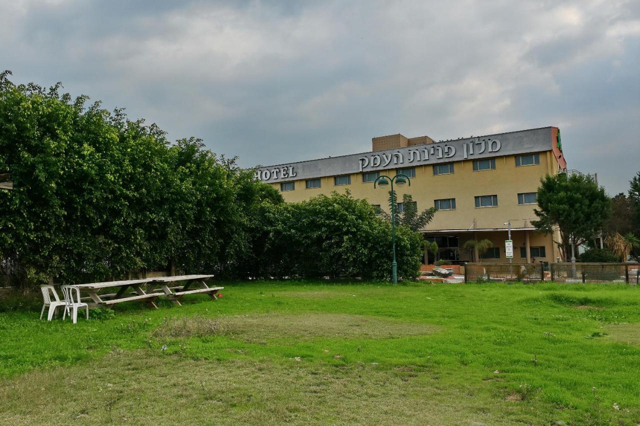 Pearl Of The Valley Hotel Kfar Tavor Exterior photo