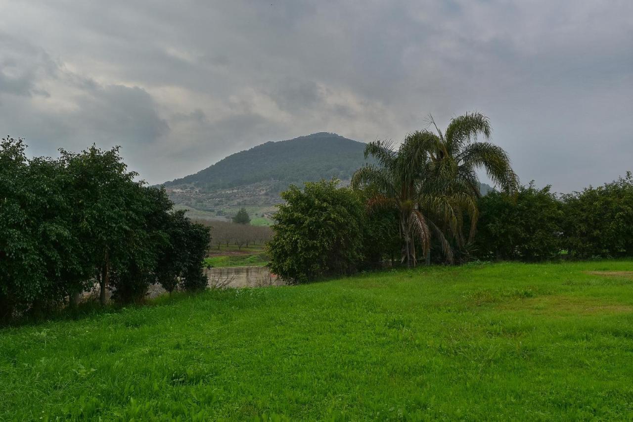 Pearl Of The Valley Hotel Kfar Tavor Exterior photo