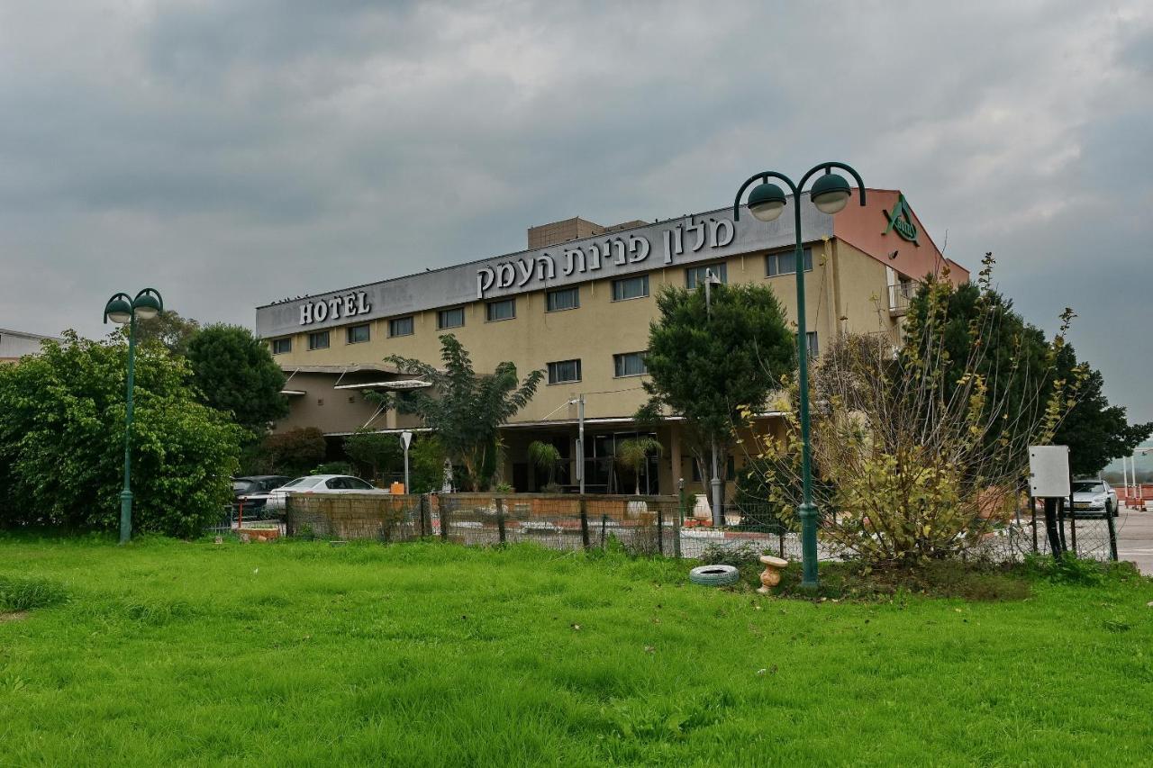 Pearl Of The Valley Hotel Kfar Tavor Exterior photo