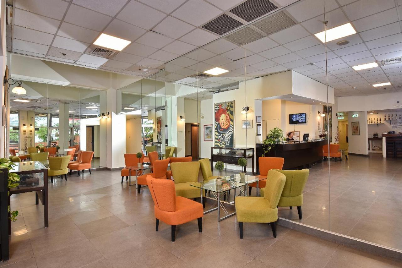 Pearl Of The Valley Hotel Kfar Tavor Exterior photo