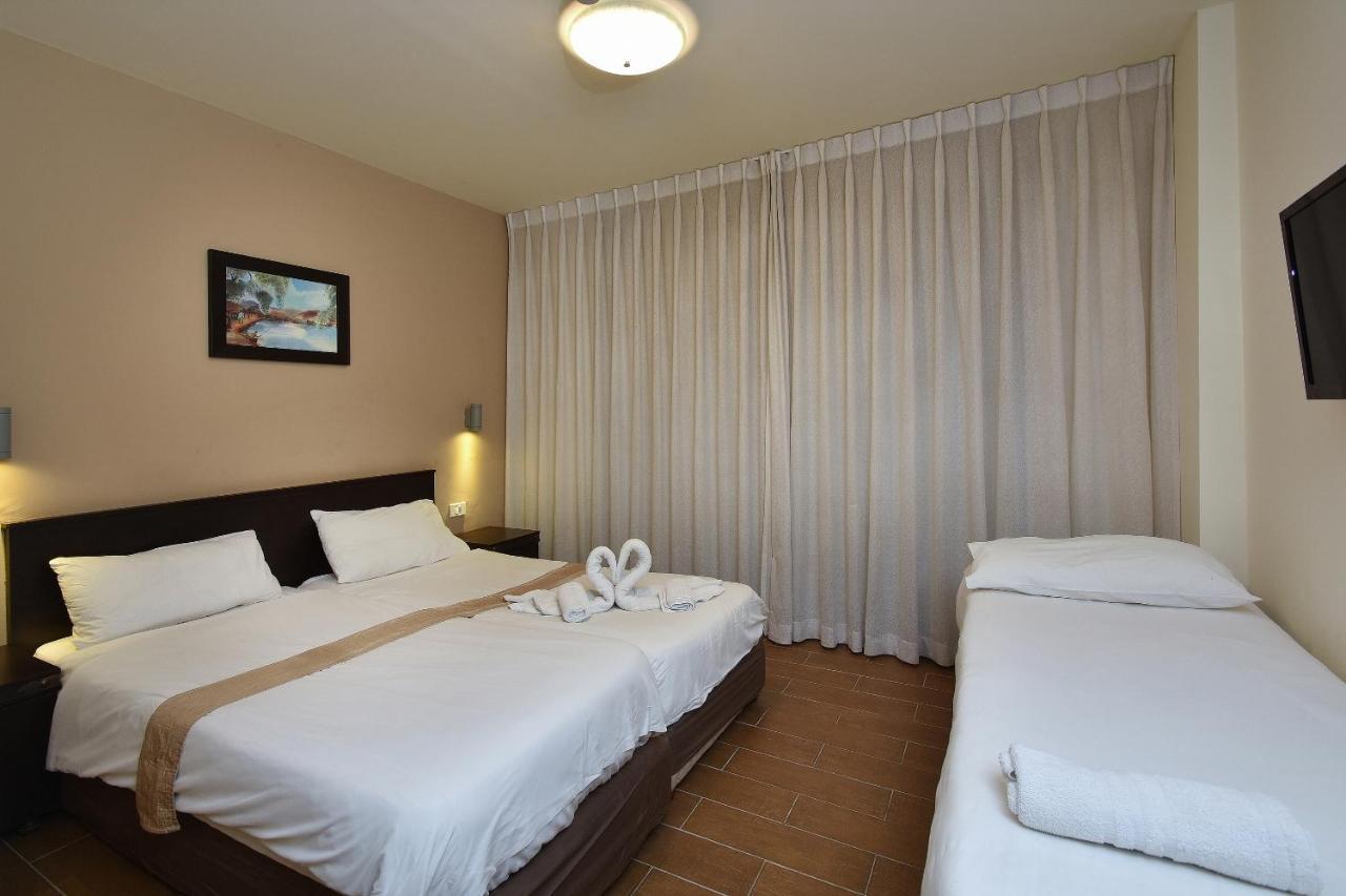 Pearl Of The Valley Hotel Kfar Tavor Exterior photo