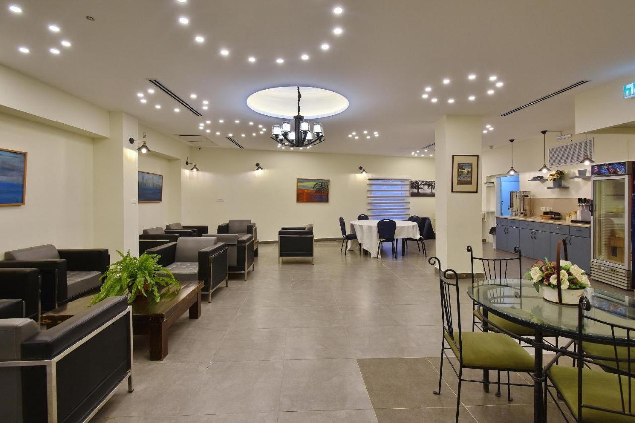 Pearl Of The Valley Hotel Kfar Tavor Exterior photo