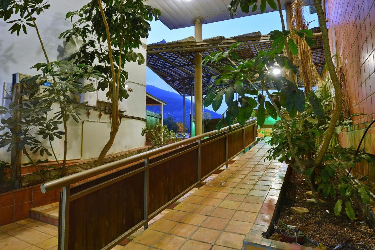Pearl Of The Valley Hotel Kfar Tavor Exterior photo