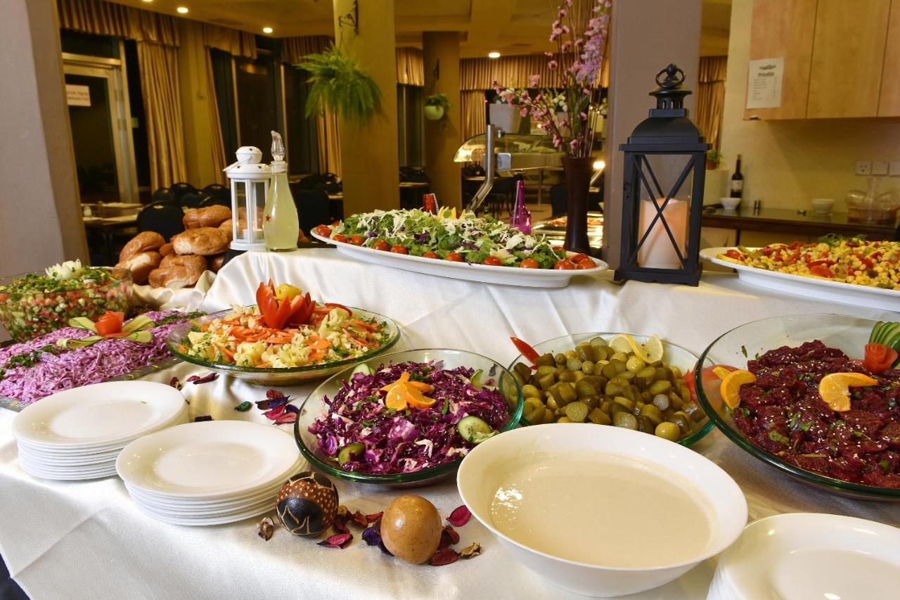 Pearl Of The Valley Hotel Kfar Tavor Exterior photo