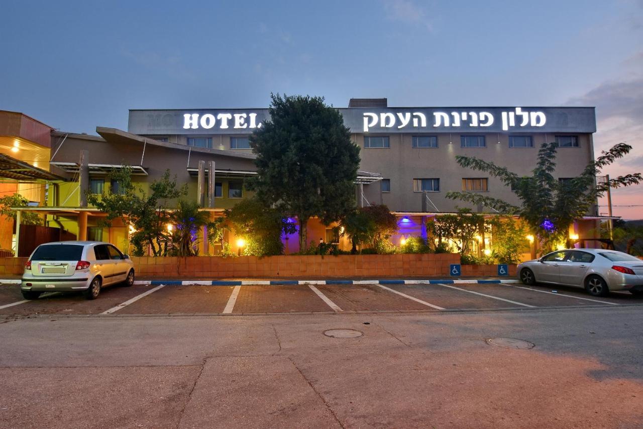 Pearl Of The Valley Hotel Kfar Tavor Exterior photo